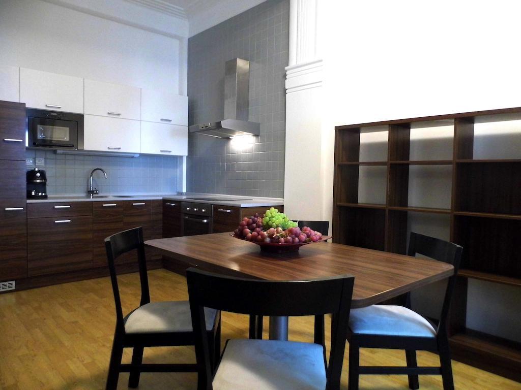 Lion Apartments Medena, Big Size, High Ceilings Bratislava Phòng bức ảnh
