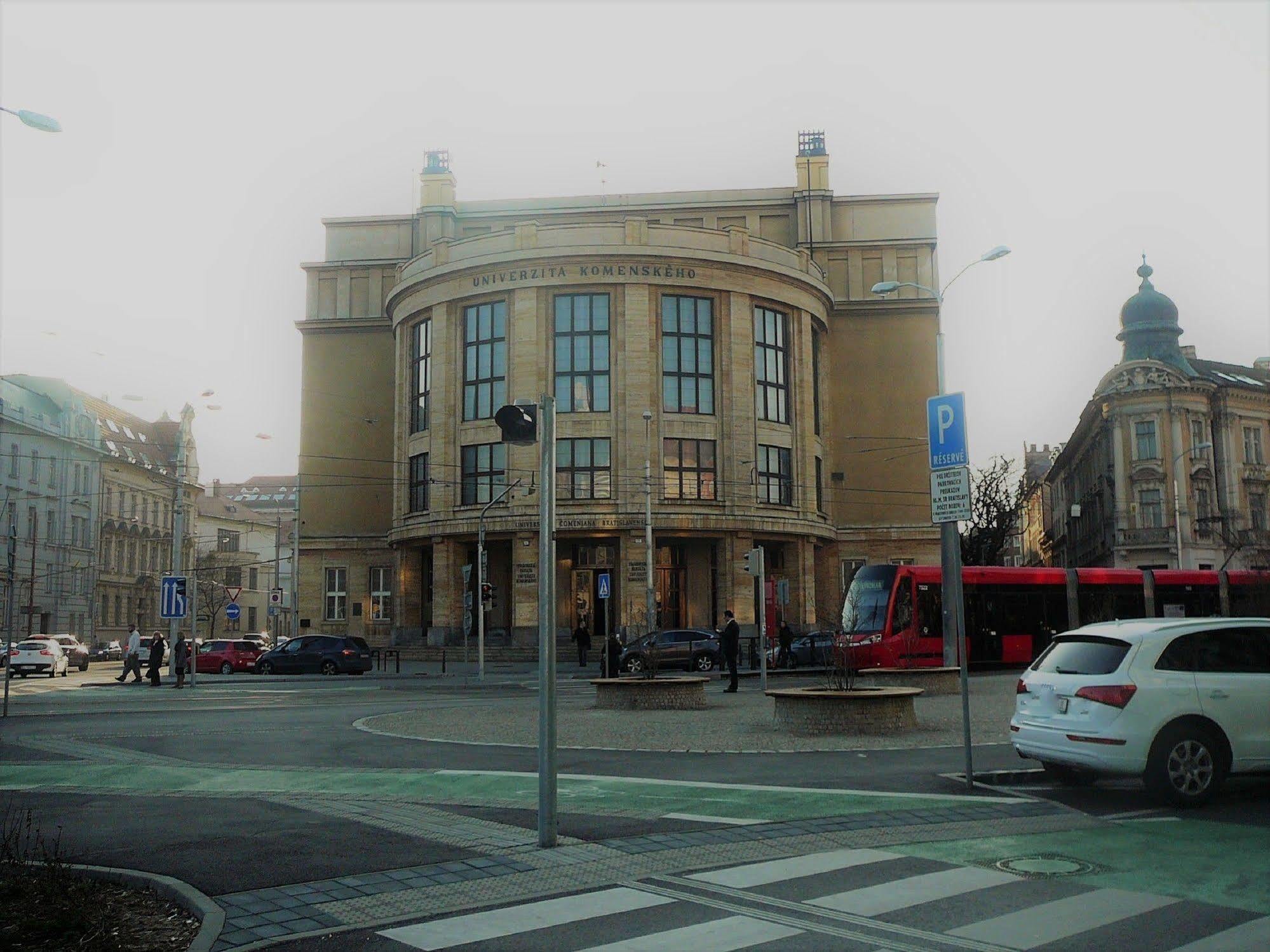 Lion Apartments Medena, Big Size, High Ceilings Bratislava Ngoại thất bức ảnh