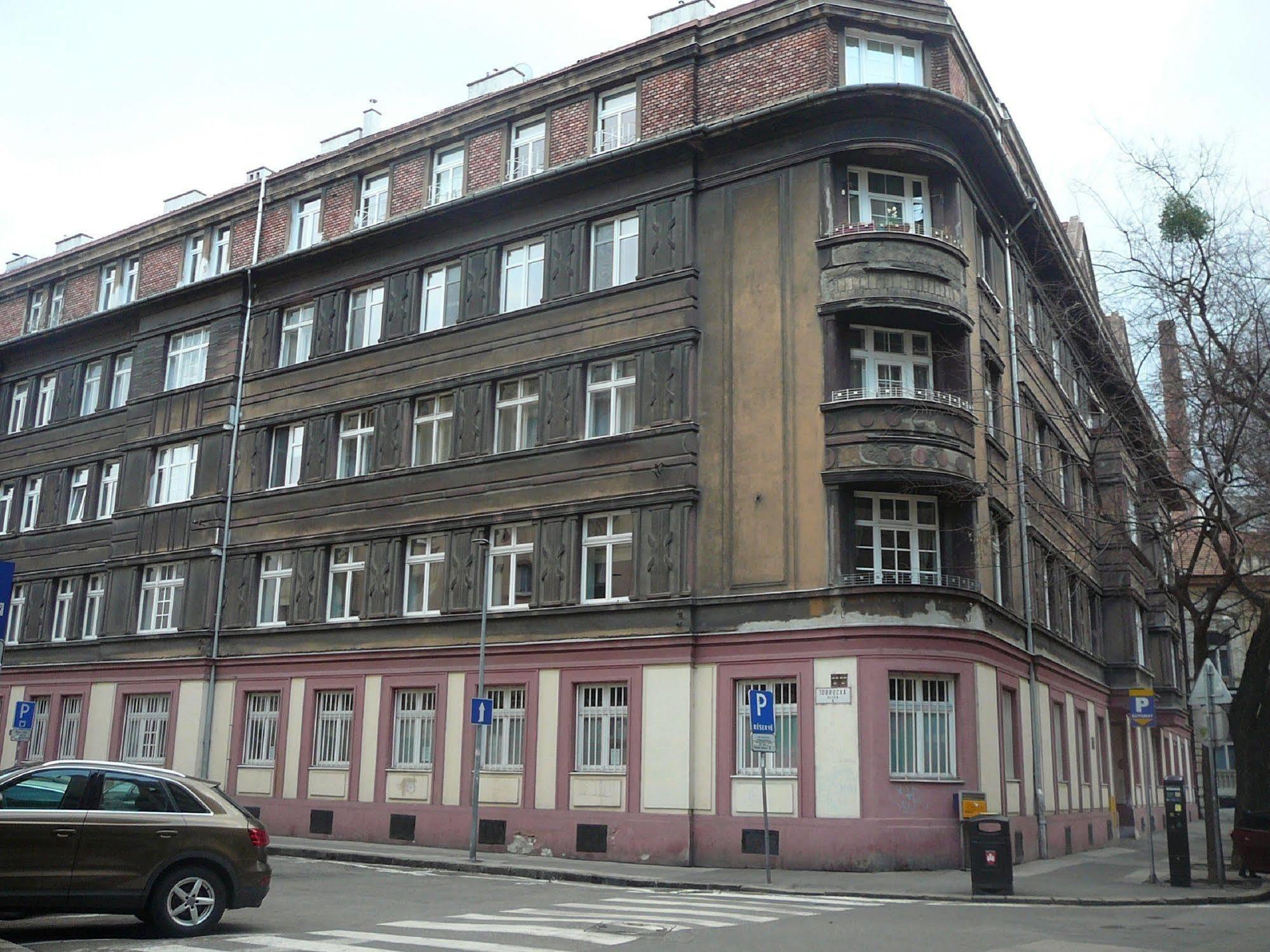 Lion Apartments Medena, Big Size, High Ceilings Bratislava Ngoại thất bức ảnh
